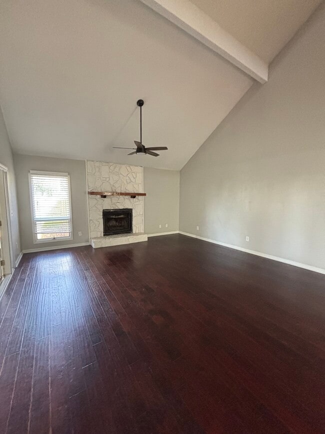 Building Photo - 3004 Ironwood Dr