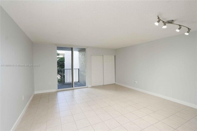 Building Photo - 850 N Miami Ave