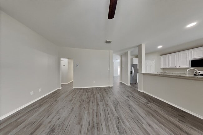 Building Photo - 3707 Cane Lake Dr