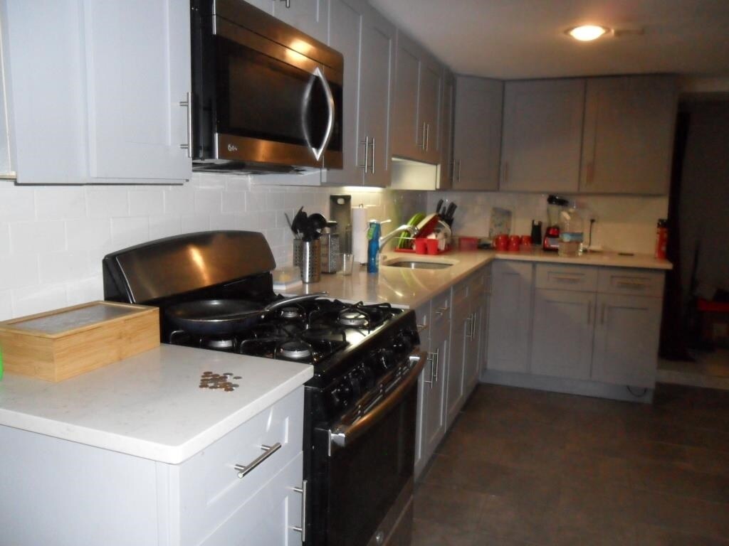 Primary Photo - 21 Wright Ave