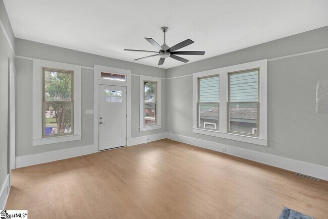 Building Photo - 109 Wilton St