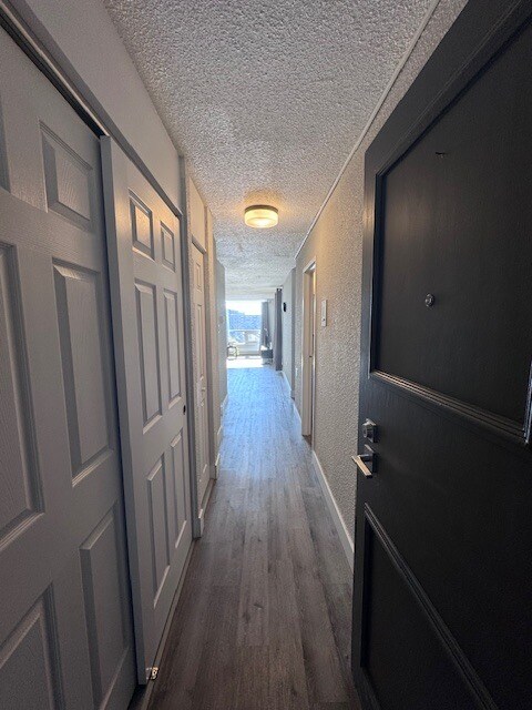 Photo du bâtiment - 5572-5572 N Ridge Rd