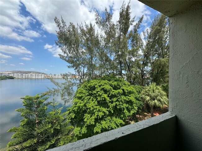 Foto del edificio - 10090 NW 80th Ct