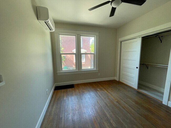 Foto del edificio - Beautiful Newly Remodeled Unit in Buckman with Washer/Dryer, A/C