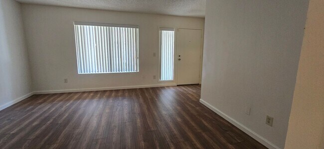 Foto del edificio - 16510 E Palisades Blvd