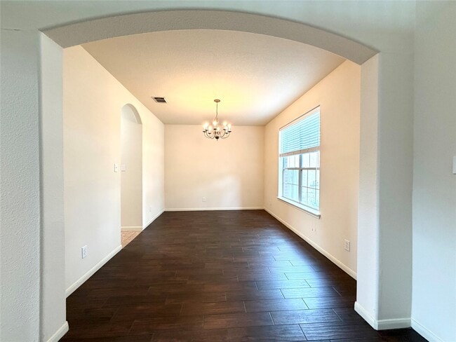 Foto del edificio - 25122 Southbriar Ln