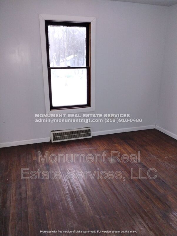 Foto del edificio - 10506 Nelson Ave