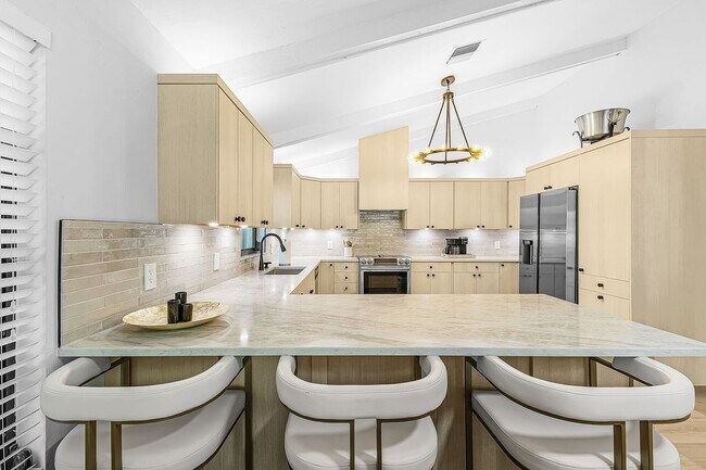 Foto del edificio - 663 110th Ave N