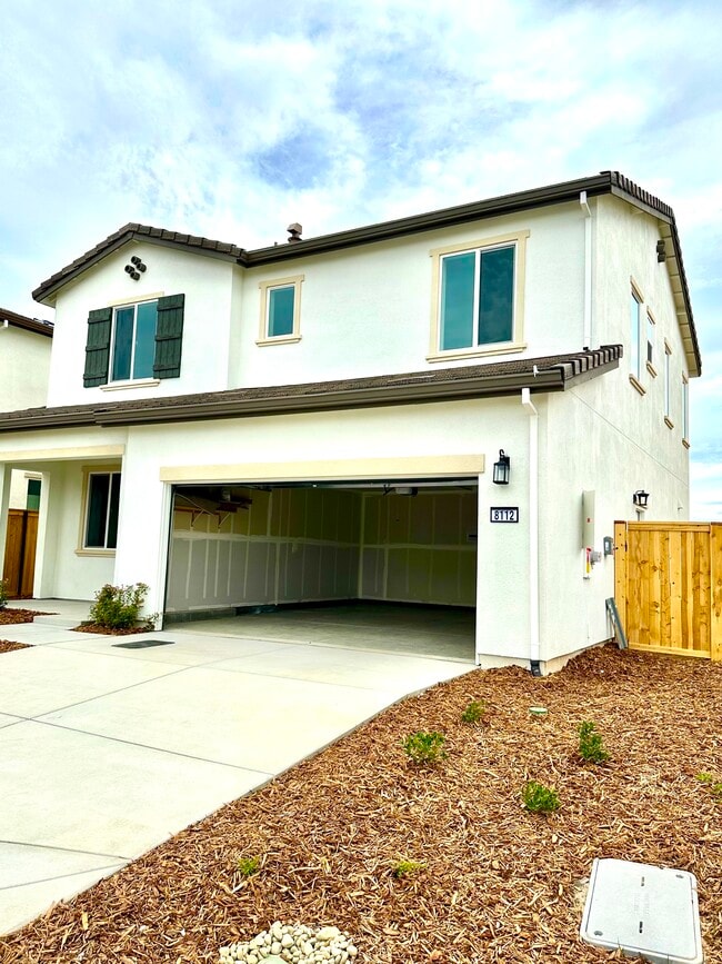 Building Photo - 8112 Moongate Wy