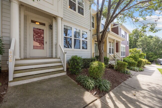 Foto del edificio - 408 Oak Pine Dr