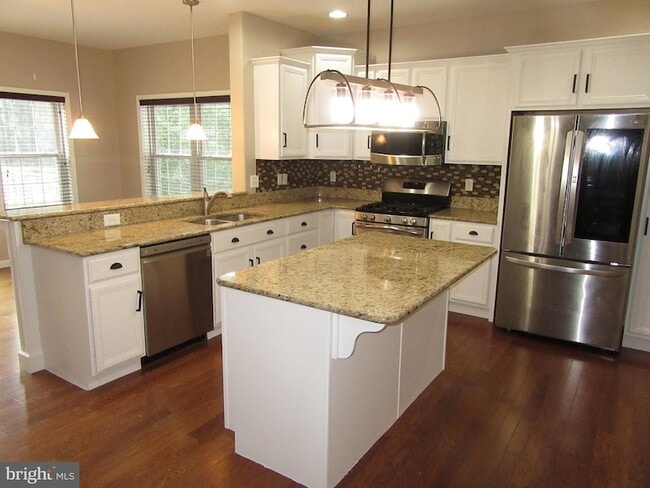 Building Photo - 141 Mill House Dr
