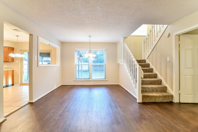 Foto del edificio - 17103 Spruce Run Dr