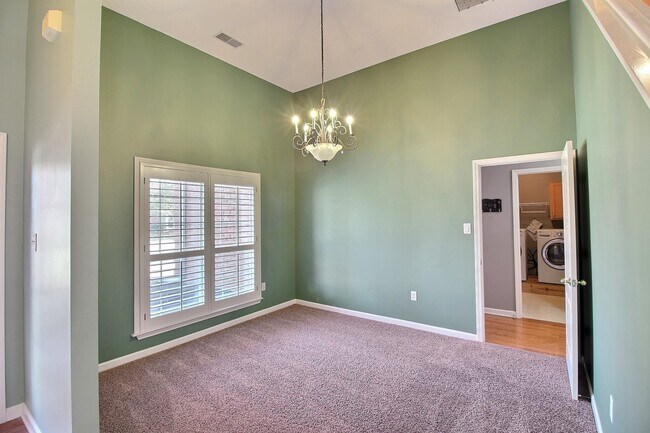 Building Photo - 1325 Rain Hollow Cir E