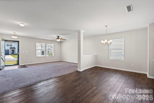 Foto del edificio - 134 Clove Hitch Dr