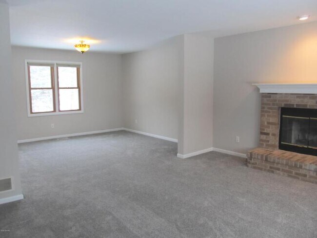 Foto del edificio - 4 bedroom in Kalamazoo MI 49009