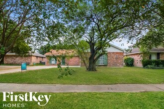 Building Photo - 14135 Rosetta Dr