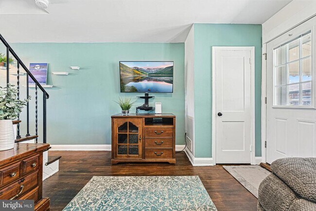 Foto del edificio - 8272 Kavanagh Rd