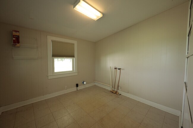 Building Photo - 2389 CR 158