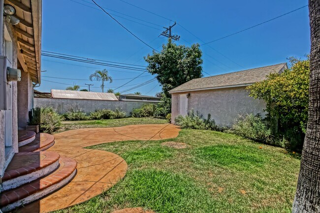 Foto del edificio - CHARMING, BRIGHT & AIRY HOME ON LARGE CORN...