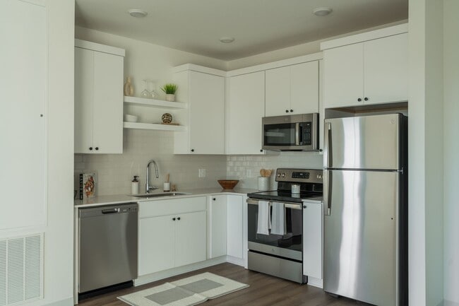 Interior Photo - Reserve At Jordan Creek