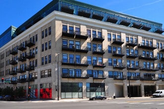 Building Photo - 1645 W Ogden Ave