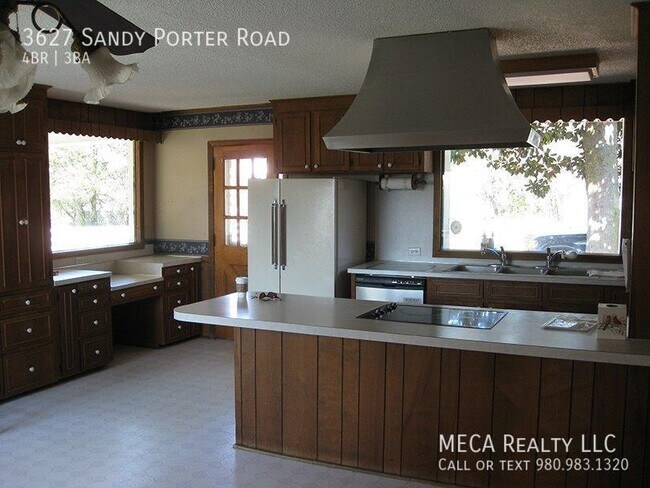 Building Photo - 3627 Sandy Porter Road