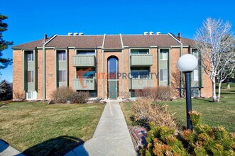 Building Photo - 1180 S Foothill Dr