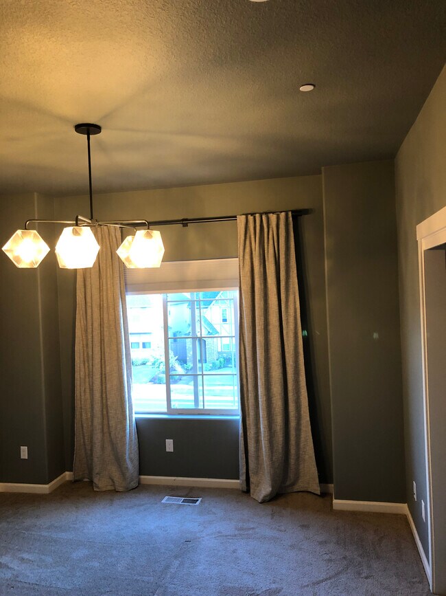 Master Bedroom - 14973 NW Shackelford Rd