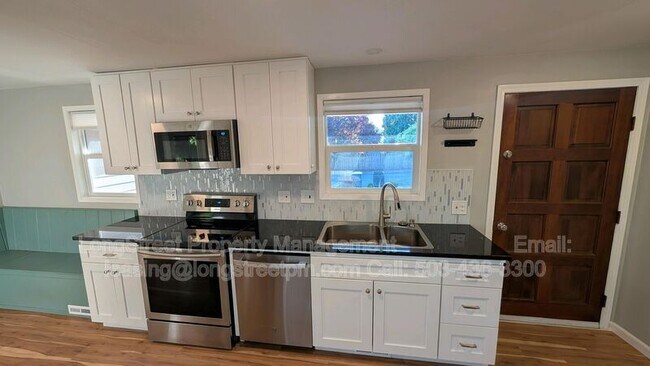 Foto del edificio - 2975 NW Stewart St