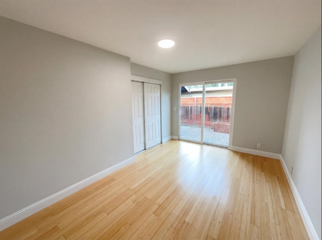 Building Photo - 400 Santa Maria Dr