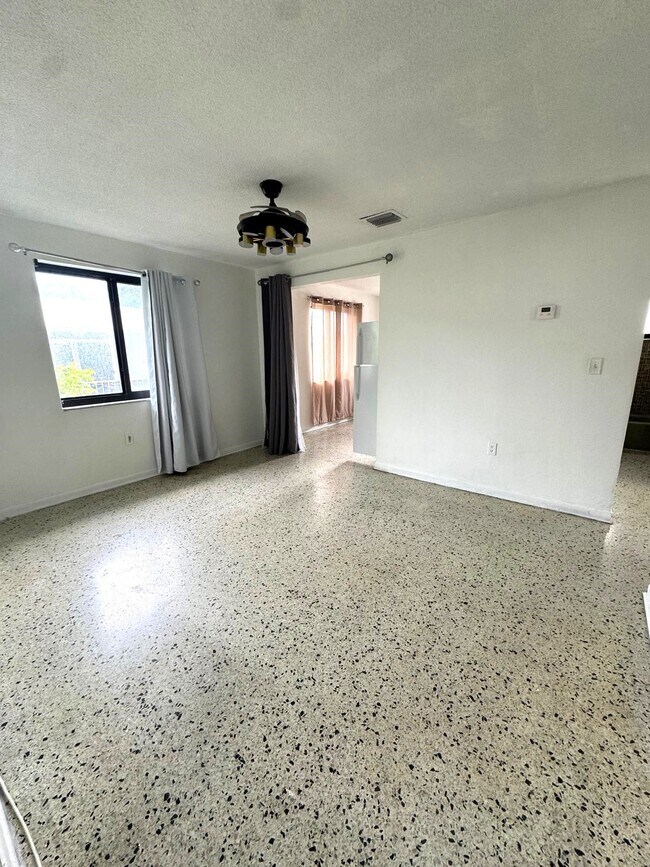 Foto del edificio - 430 NW 9th Ave