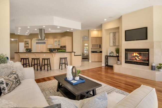 Foto del edificio - Gorgeous Monte Sereno Estate on Spacious Private Lot