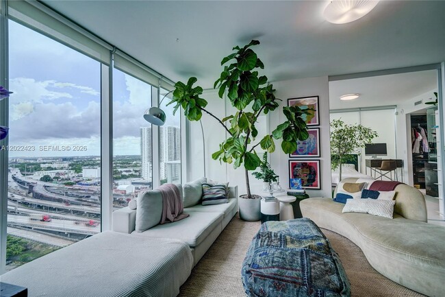 Foto del edificio - 1040 Biscayne Blvd