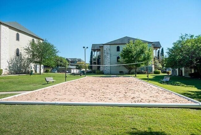 Foto del edificio - 1215 W Slaughter Ln
