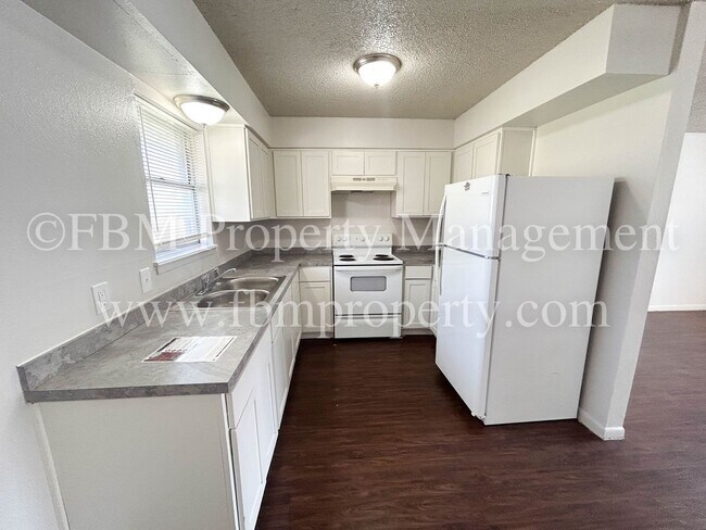 Foto del edificio - Willow Court Apartments, Unit 101 - Cozy 2...