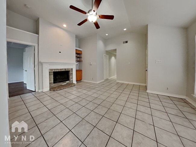 Building Photo - 5838 Spring Cabin