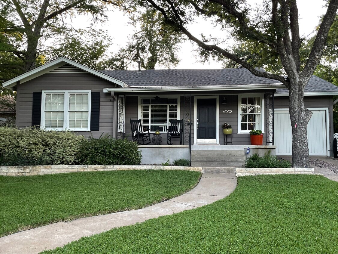 Primary Photo - 4002 Idlewild Rd
