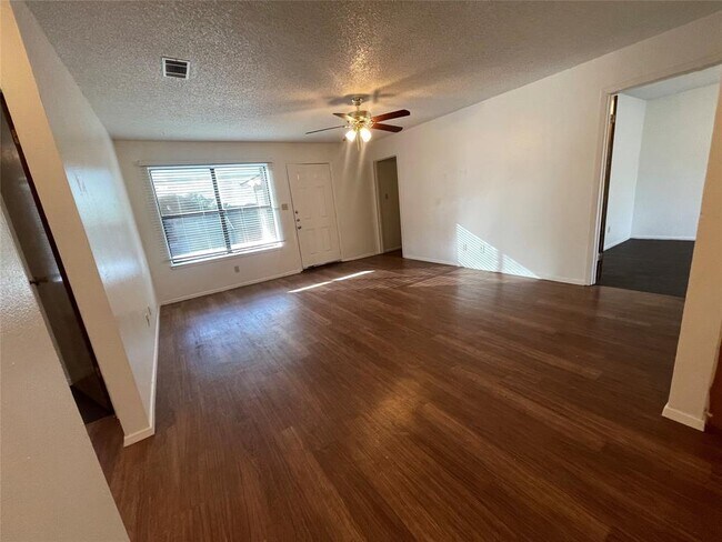 Foto del edificio - 1925 Castle Gate Cir