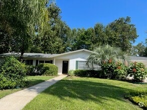 Building Photo - 4410 NW 18th Pl
