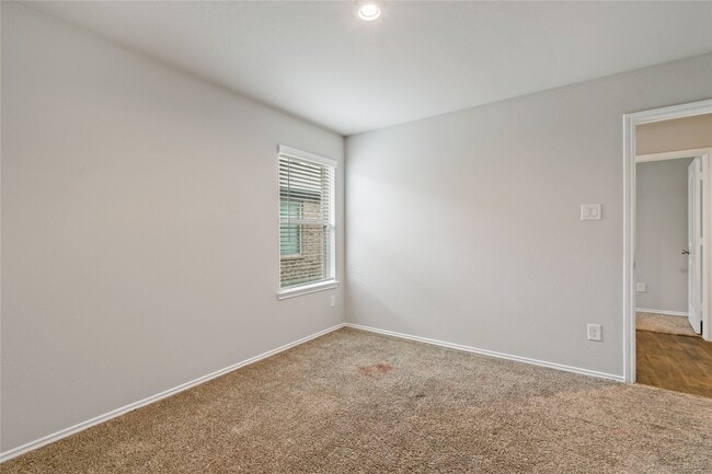 Foto del edificio - 2327 Pettingell Wy