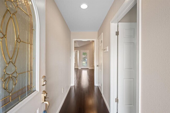 Foto del edificio - 8511 Daleview Dr