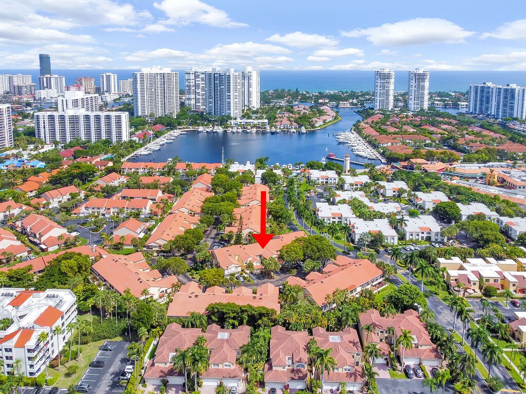 Foto principal - 3501 Magellan Cir