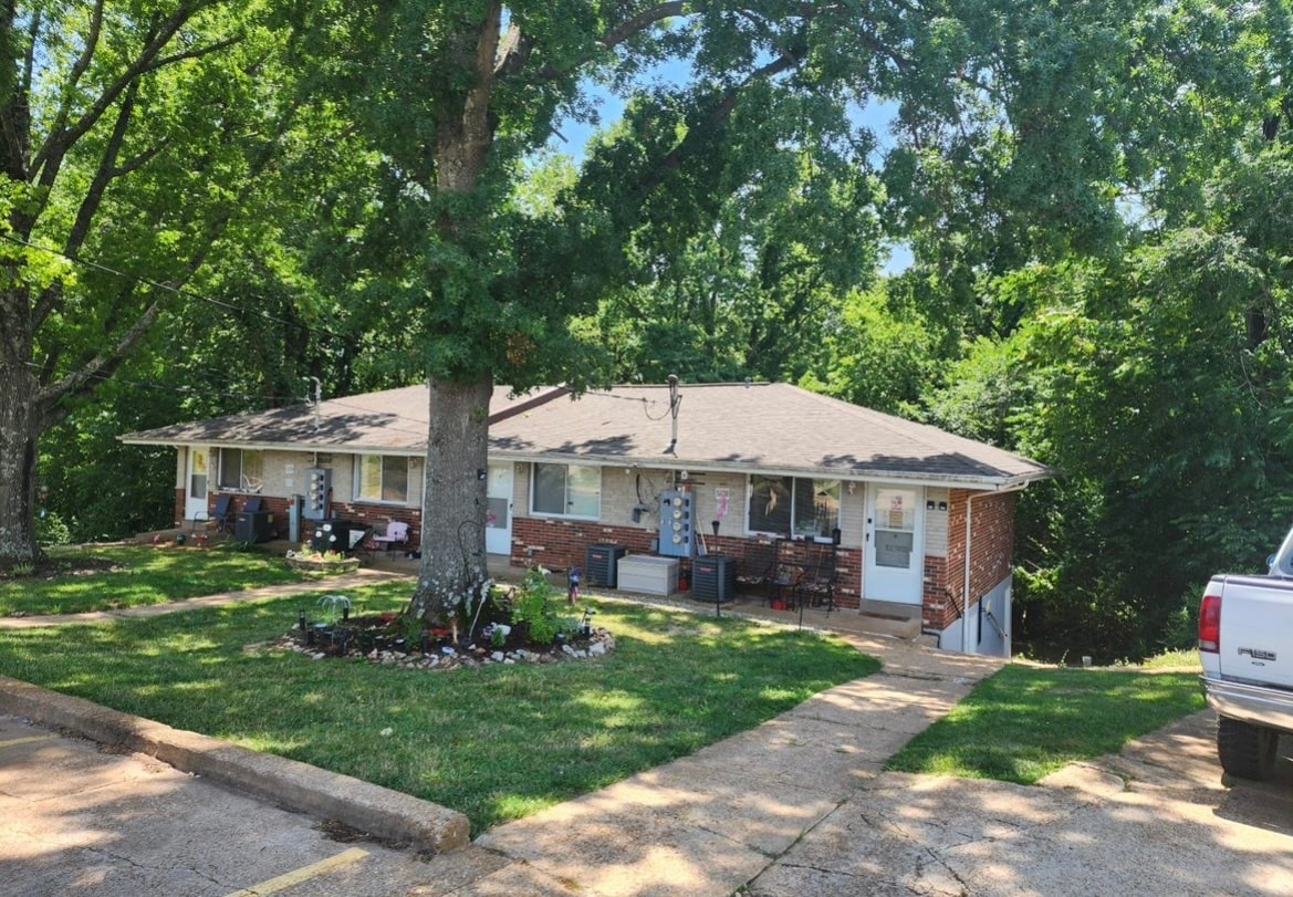 Primary Photo - 5831 Stieren Dr