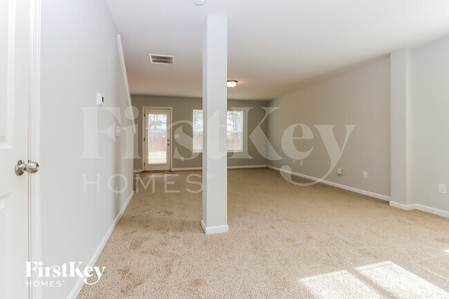Foto del edificio - 170 Betty Ann Ln