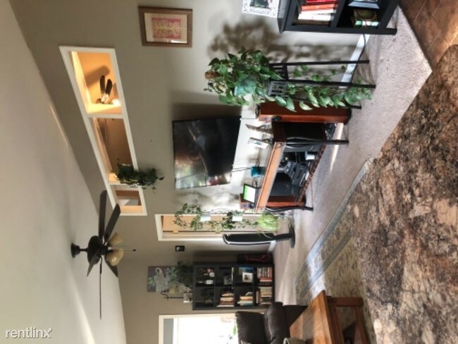 Foto del edificio - 2 br, 1 bath Apartment - 58