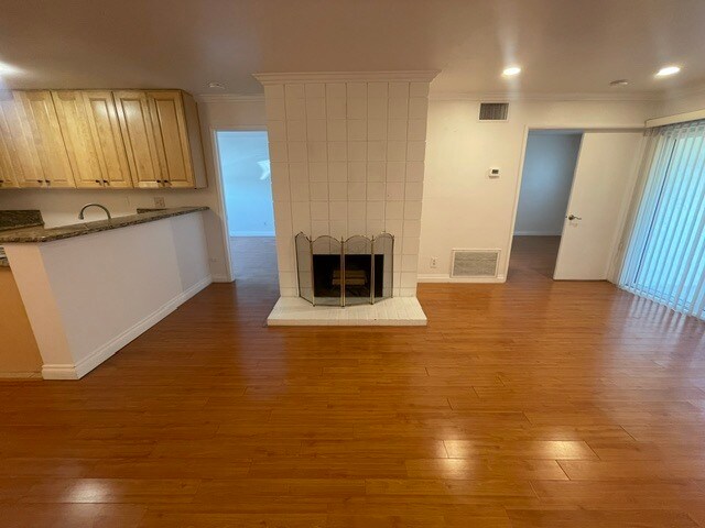 Foto del edificio - 23629 Golden Springs Dr