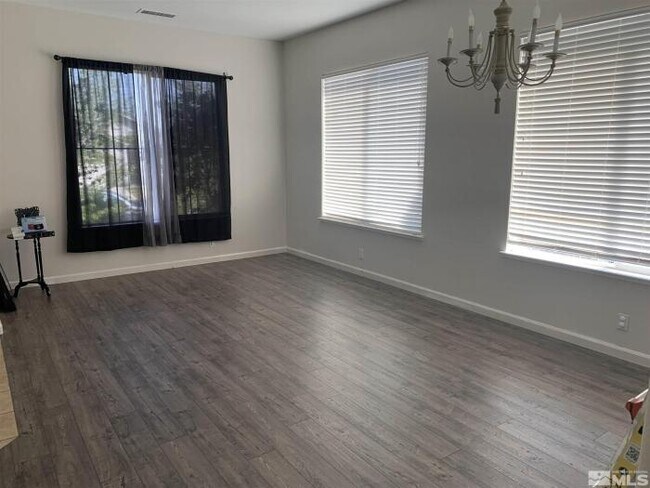 Building Photo - 3 bedroom in Reno NV 89523