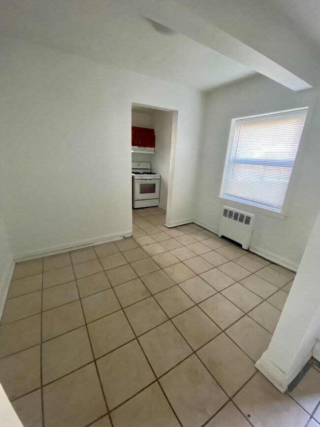 Building Photo - 11 Quinby Ave