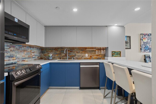 Foto del edificio - 2350 NE 135th St