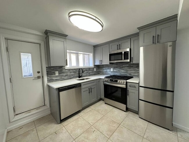 Photo - 101 Pioneer St House